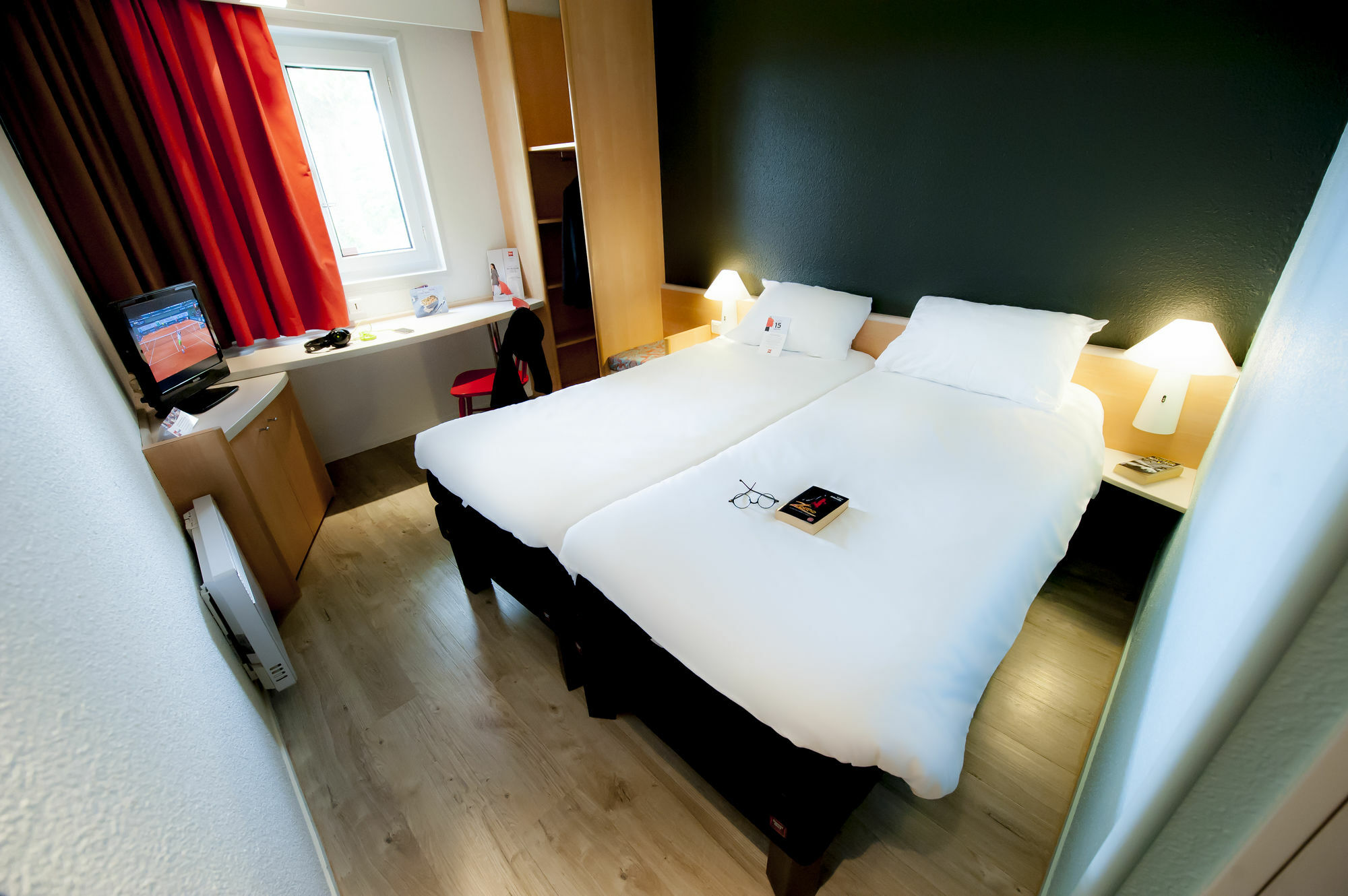 Ibis Quimper Hotel Exterior photo
